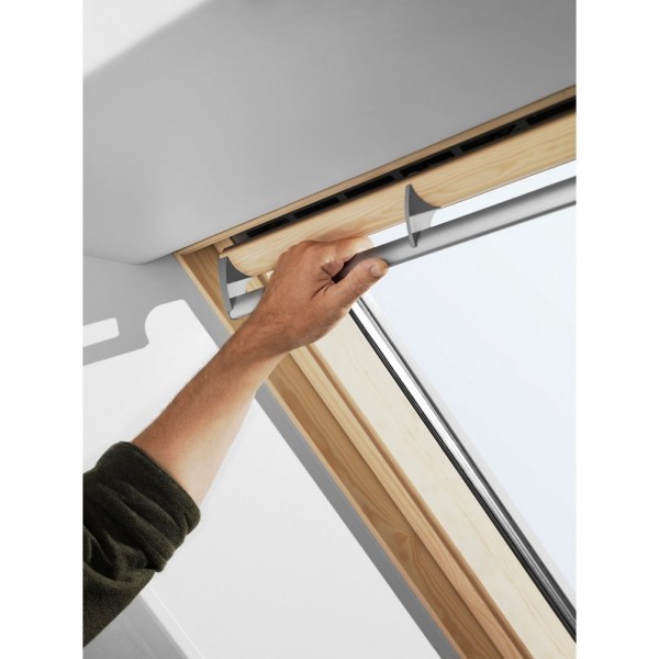 Fereastră de mansardă Velux GGL 3066 Premium, Mâner Sus - Dimensiuni - 78x98 MK04